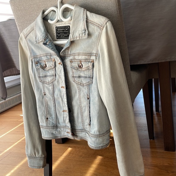 Zara Denim Jacket - Picture 2 of 4